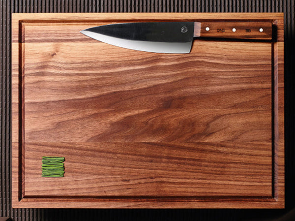 Cutting Board mit Kochmesser ONE aus Walnussholz