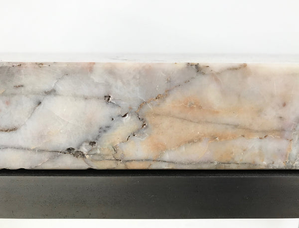 Bismarck - Beistelltisch aus recyceltem Kauffinger Marmor des Palais Radziwill