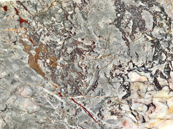 Bismarck - Beistelltisch aus recyceltem Kauffinger Marmor des Palais Radziwill