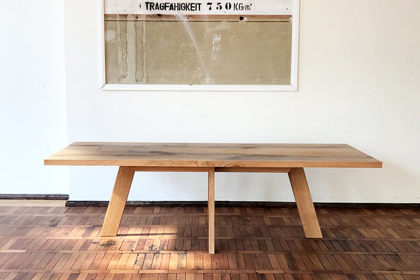 Tisch München (medium)